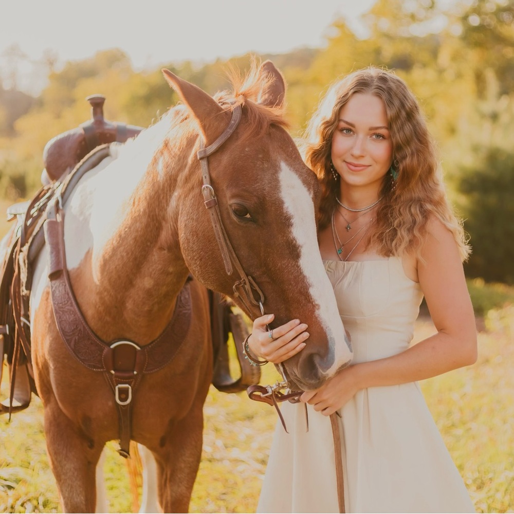 Meet your Posher, Leah!